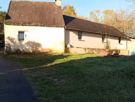 maison et terres agricoles