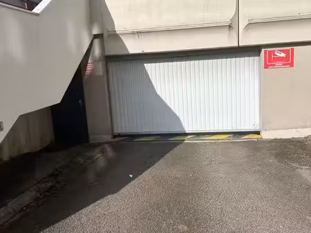 place de parking sous terrain résidence cassiopée 54500