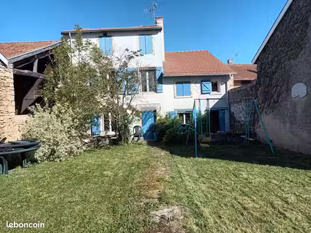 maison familiale centre village