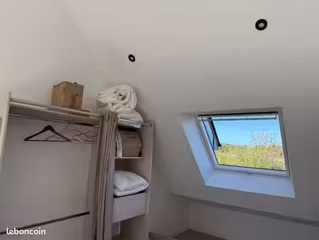 location meublée chez habitant chambre 20 m² + pièce bureau 11 m² — montreuil-juigné — 400
