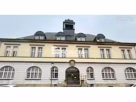 centre-ville : local médical de 142 m² avec parking et revenu locatif