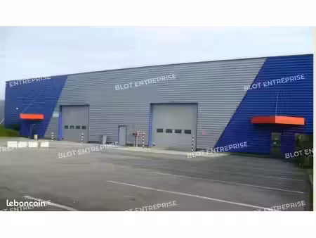 local d'activité 1 080 m²