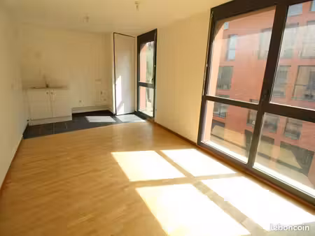 studio 1 pièce 30 m²