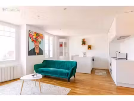 hyper centre ville t3 avec beaucoup de charme