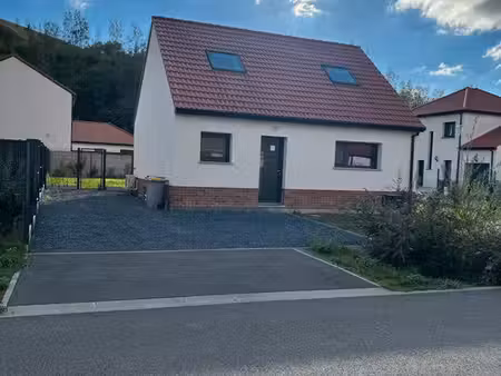 maison 2 chambres  possible une 3ème chambre au rez-de-chaussée
