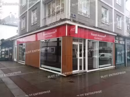 bureau 140 m²