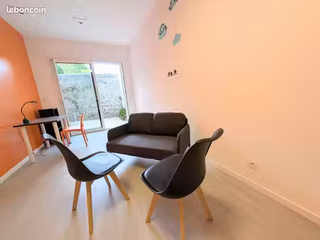 salle de soins climatisée avec cour végétalisée privative en location à la journée dans ca