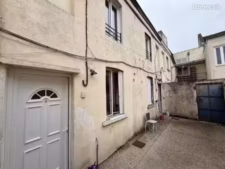 immeuble 10 pièces 170 m²