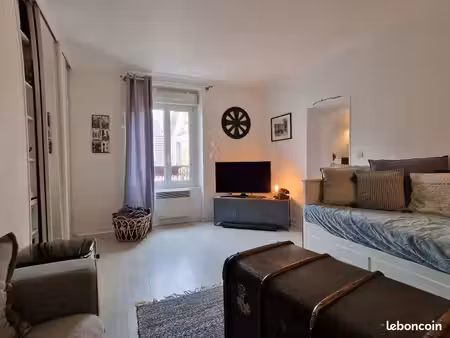 a louer f2 duplex de 72 m² au sol 53 m² boutin  libre de suite à la chapelle en serval