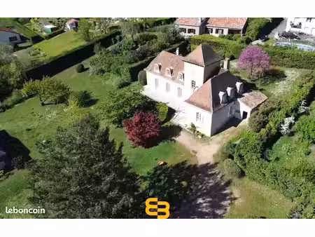 propriété 9 pièces 258 m²