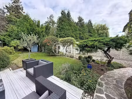 maison 7 pièces 145 m²