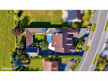 lecelles – maison individuelle 205 m² – 4 chambres – garages – dépendances – accès camping