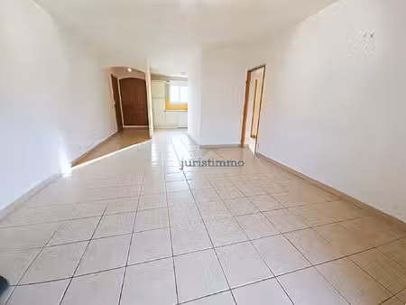 appartement t3 avec terrasse dans residence securisee au pr