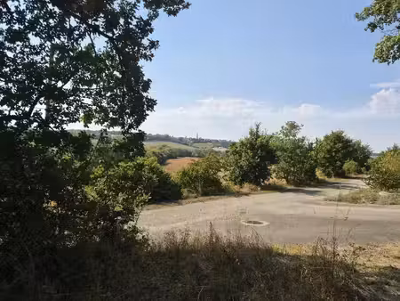 terrain à bâtir joliment situé de 3301 m² près de saint clar dans le gers