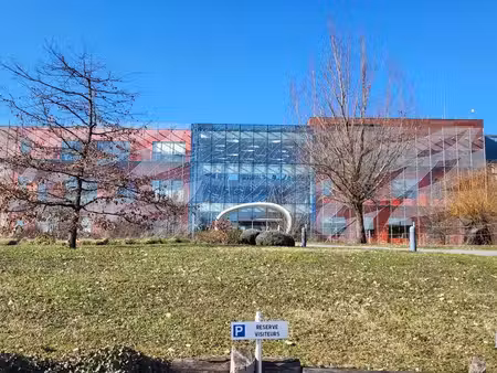 vente entrepôt 14100m²