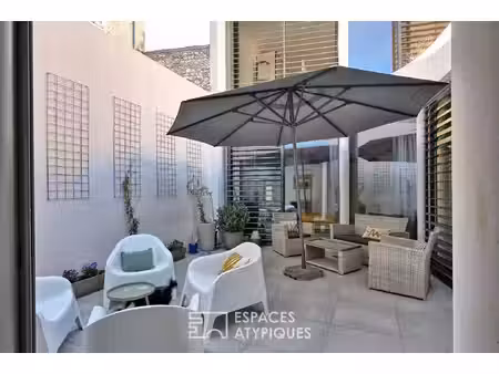 maison de ville rénovée avec patio