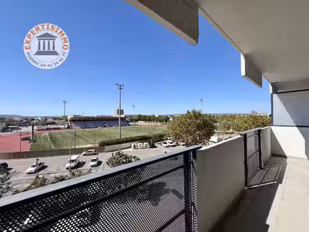 t3 traversant à rénover – balcon – prix très compétitif