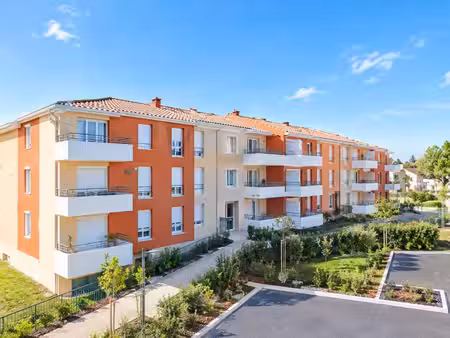 t2 avec balcon et parking à cavaillon