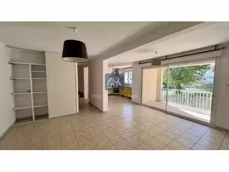 appartement t4 avec garage et terrasse à louer