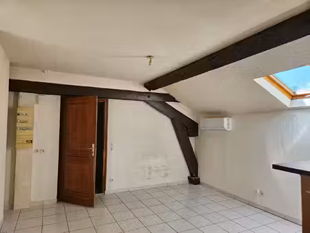 appartement t 2 mansardé avec parking privatif 41 m2