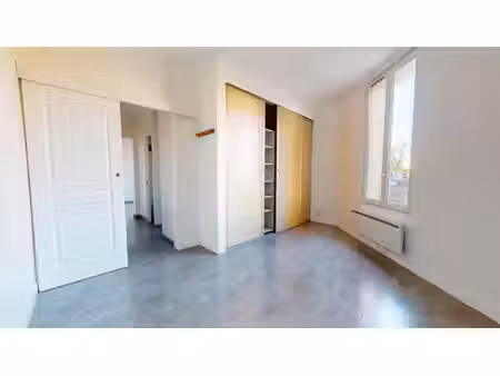appartement f2 avec cave  proche canal de l'ourcq  les pavil