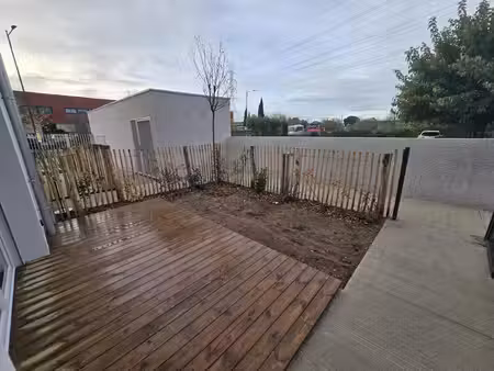 à louer t2 en rez-de-jardin avec parking toulouse 31200