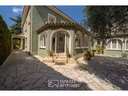 villa bourgeoise art déco de 1920 avec piscine en coeur de ville