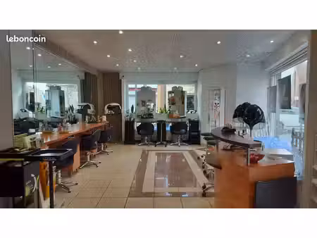 commerce avec appartement t4