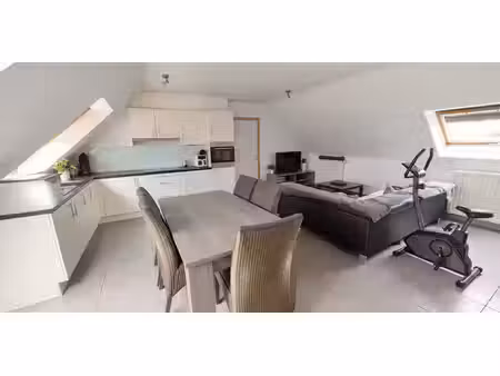 penthouse à louer à erembodegem pour € 750 avec 2 chambres à coucher
