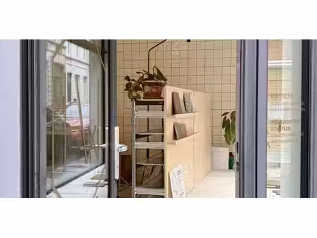bâtiment commercial à louer à sint-amandsberg pour € 745
