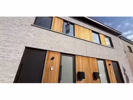 maison à louer à oostakker pour € 1.600 avec 4 chambres à coucher