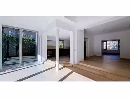 bel-étage à louer à uccle pour € 3.600 avec 5 chambres à coucher