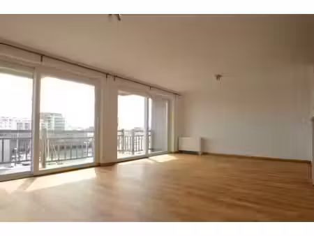 zonnig appartement met 2 slaapkamers en terras met zicht ...