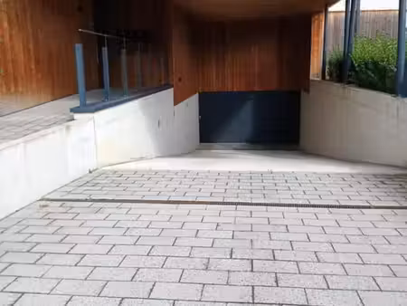 inpandige autostaanplaats nabij uz leuven  ucll en imec