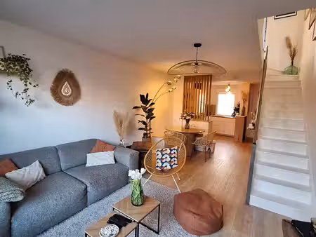 maison t3 en duplex rénovée – terrasse 20 m² – 2 stationnements – tram a à 3 min
