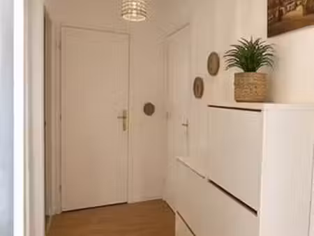 t2 de 41 m2 avec terrasse et parking - a 5 mn de paris porte de choisy