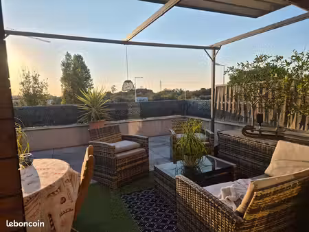 particulier vend appartement t3 grande terrasse