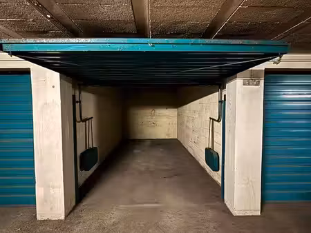garage fermé en sous-sol proche gare