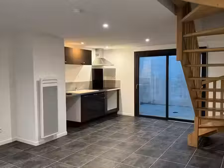 maison de ville t3 – 56 m² + patio + 2 parkings – virelade (33720)