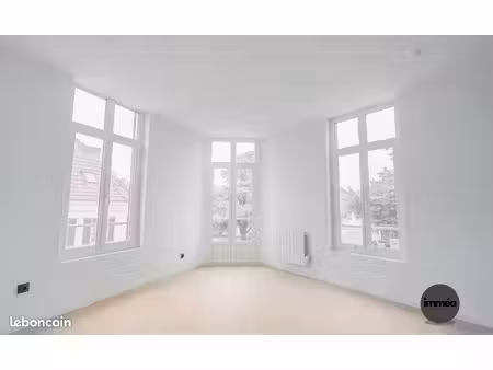 disponible immediatement- à louer – t2 rénové – abbeville