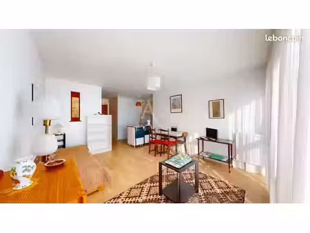 studio 1 pièce 32 m²