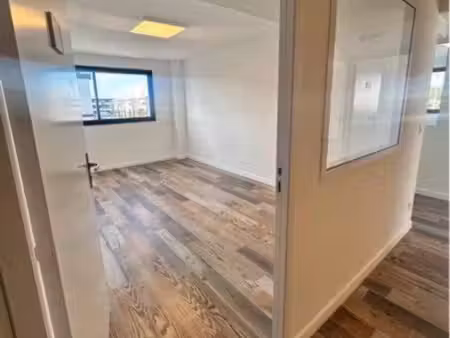 bureau 16 m² à louer – tecnosud ii perpignan – climatisation + fibre + parking