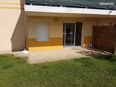 t2 lumineux de 43 m² avec terrasse sud-ouest et parking – résidence les jardins de margot 