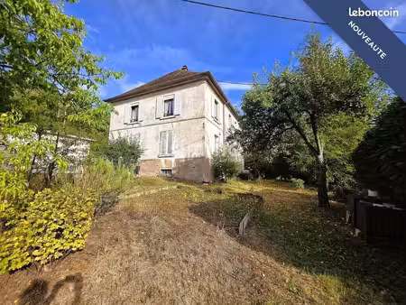 immeuble 12 pièces 221 m²