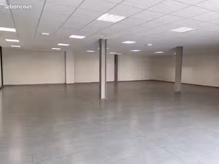 à louer local commercial 191m2