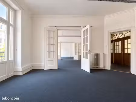 avenue des vosges  très beau local professionnel 6 p à usage de bureaux