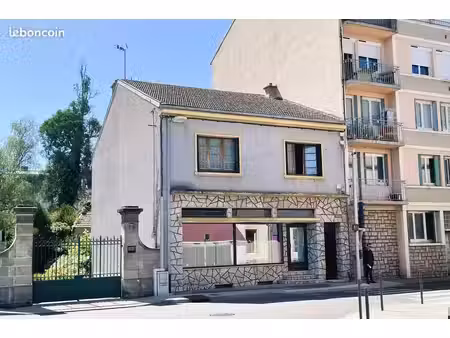 maison de ville 8 pièces 160 m²