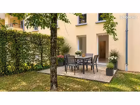 secteur croix de pierre  appartement t2 avec terrasse et verdure