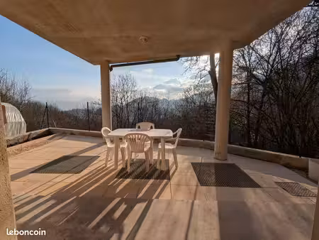 t2 41m2 meublé tout confort au calme avec terrasse de 30m2