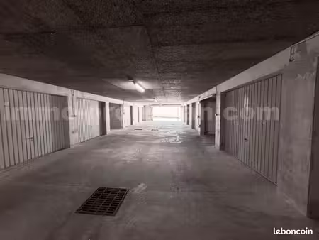 garage/box 14 m² annecy